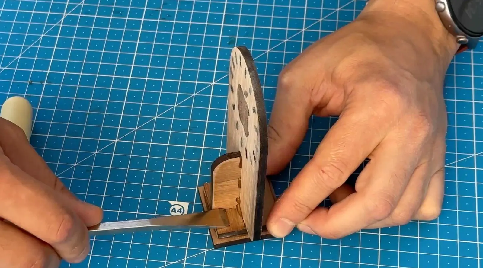 Wooden MagSafe Tripod Mount: assembling the tripod connector