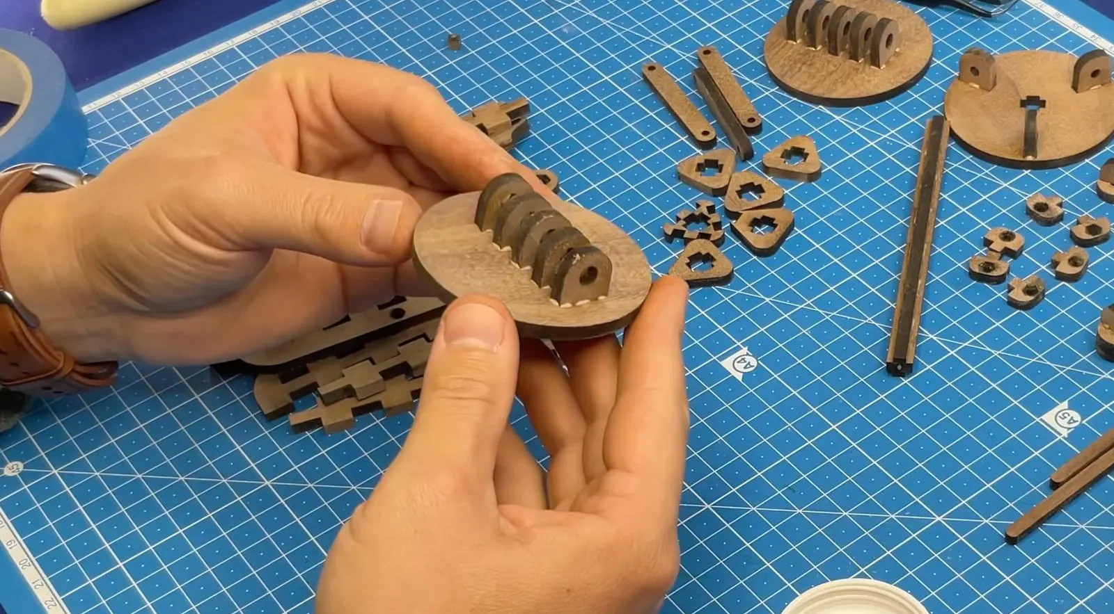 Foldable Wooden Tripod: gluing the small adjustment rings