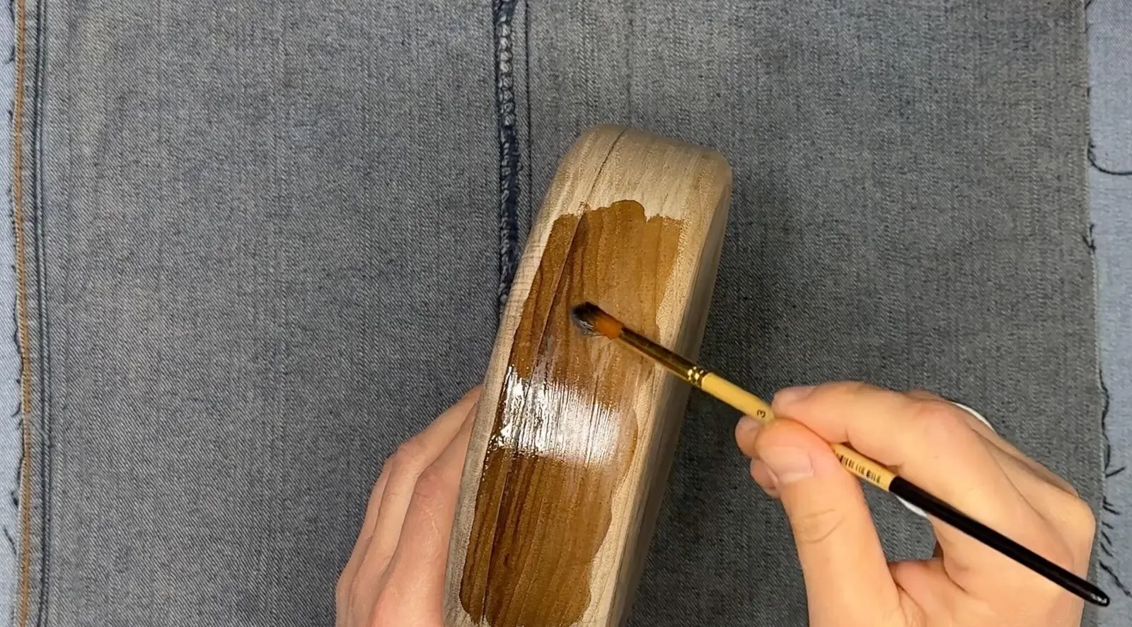Round Maya / Aztec Jewelry Box: applying mineral oil to the walnut edge
