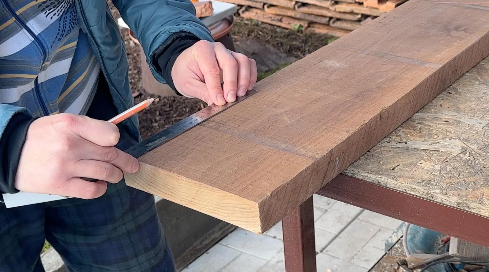 Round Maya / Aztec Jewelry Box: marking the walnut stock