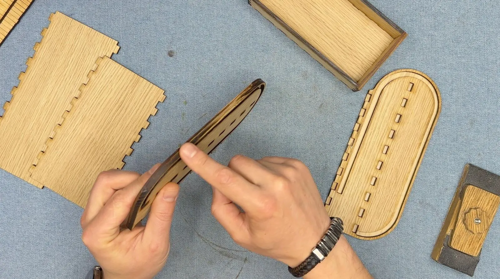 Steampunk Tambour Pencil Box: fitting an engraved side panel