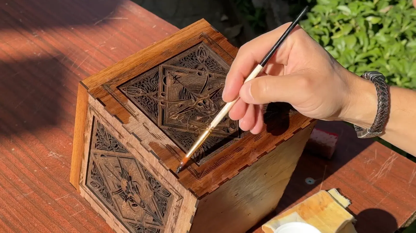 Gothic Sound-Reactive Lamp: touching up the finished frame