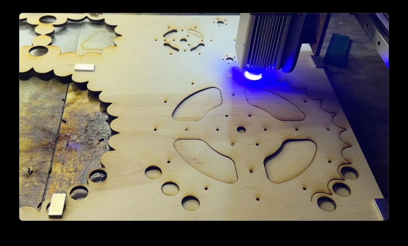 Alchemy Spice Carousel: laser cutting the gear profiles