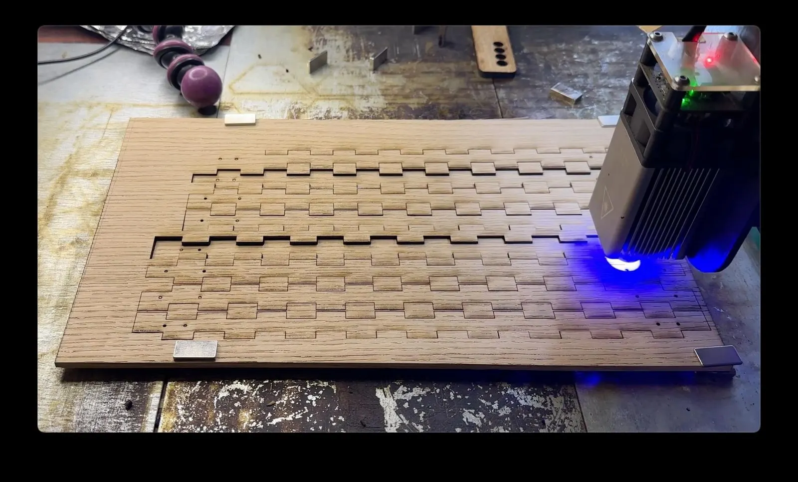 Alchemy Spice Carousel: laser cutting the box slats