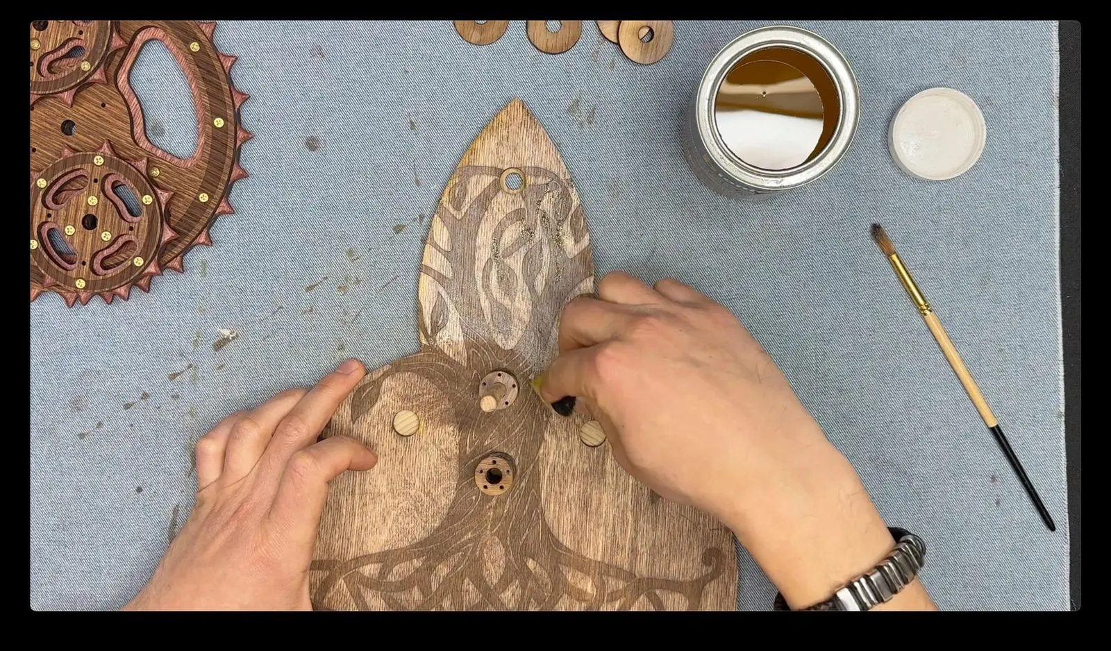 Alchemy Spice Carousel: assembling the small chain links