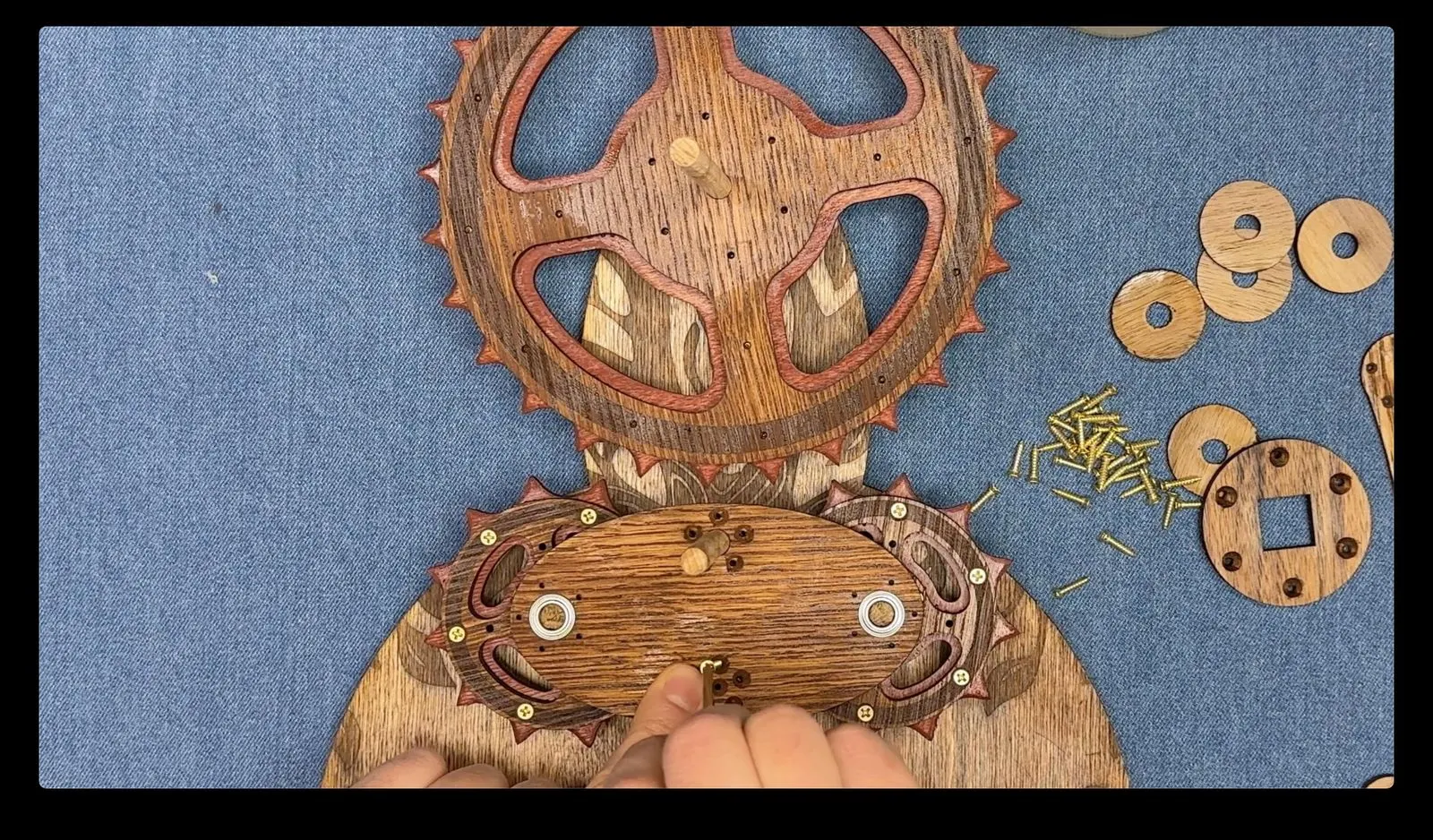 Alchemy Spice Carousel: comparing the two side mechanisms