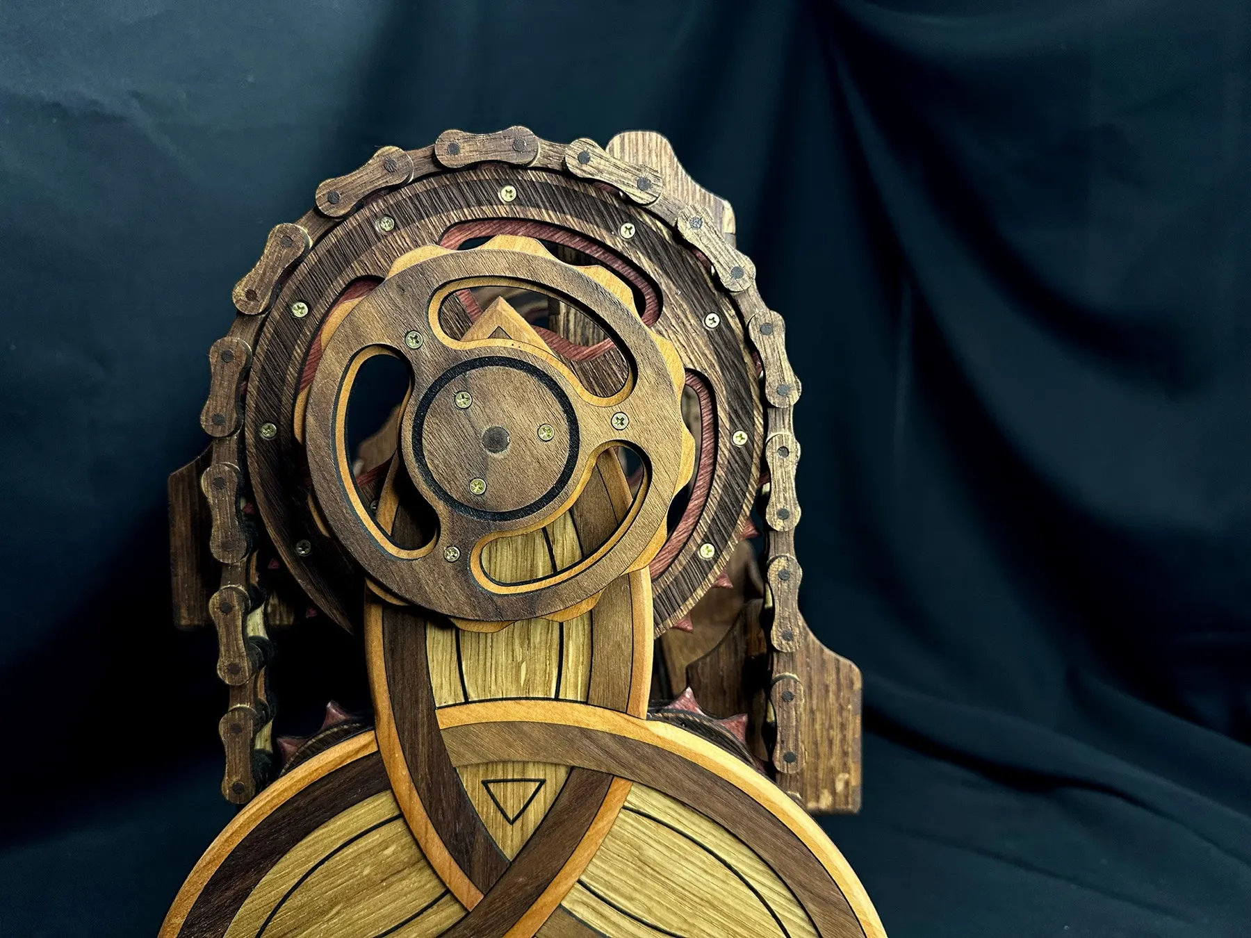 Alchemy Spice Carousel: layered gear mechanism