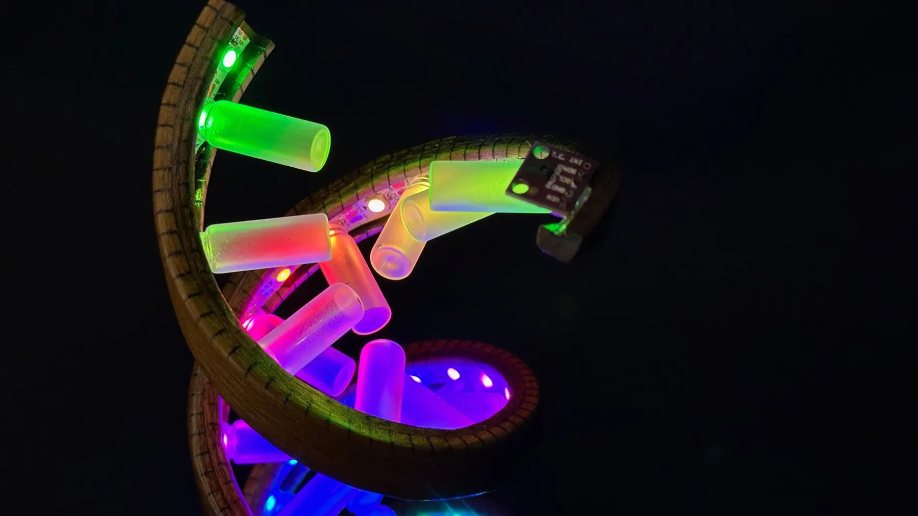 Gesture-Controlled DNA Lamp: base and lower spiral lighting test