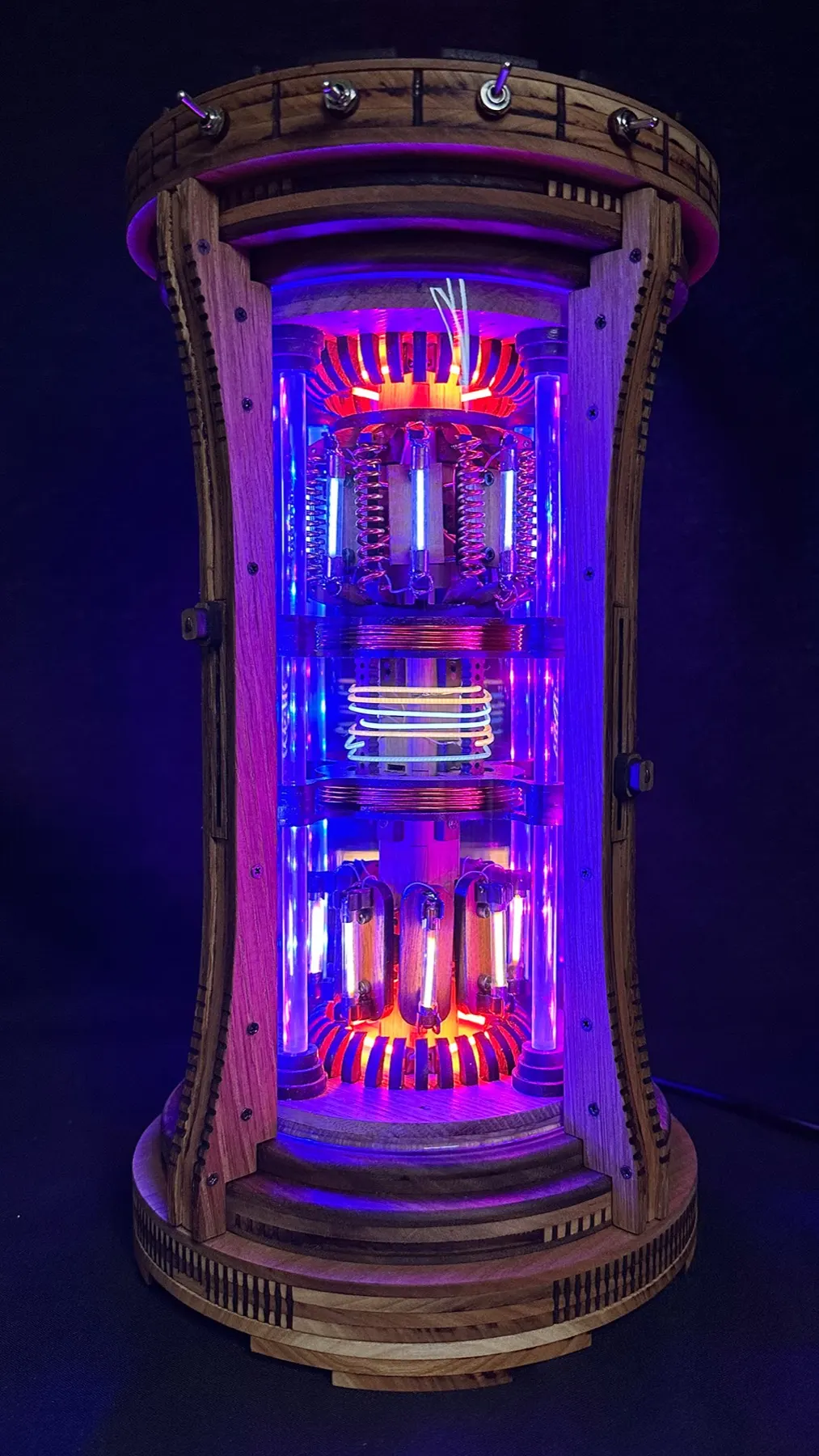 Wooden Reactor Simulator: reactor at full mixed colour