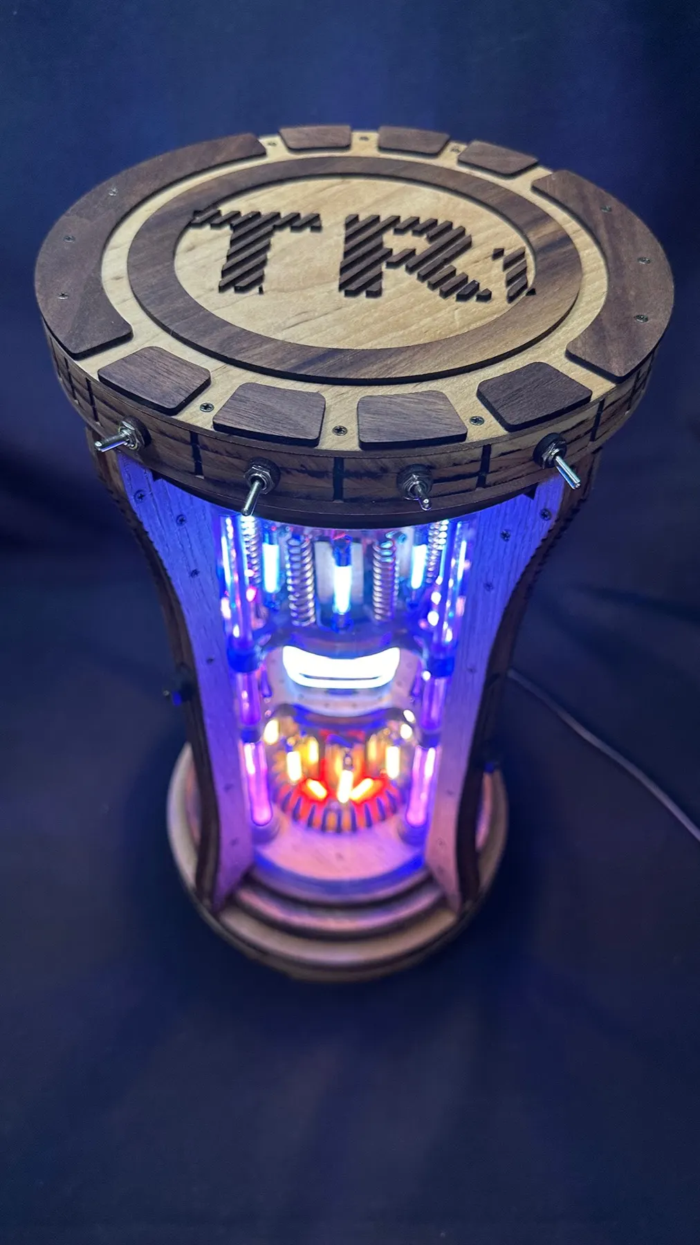 Wooden Reactor Simulator: top and side light test