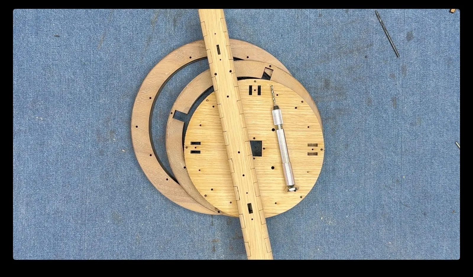 Wooden Reactor Simulator: aligning the main frame on the centre axis