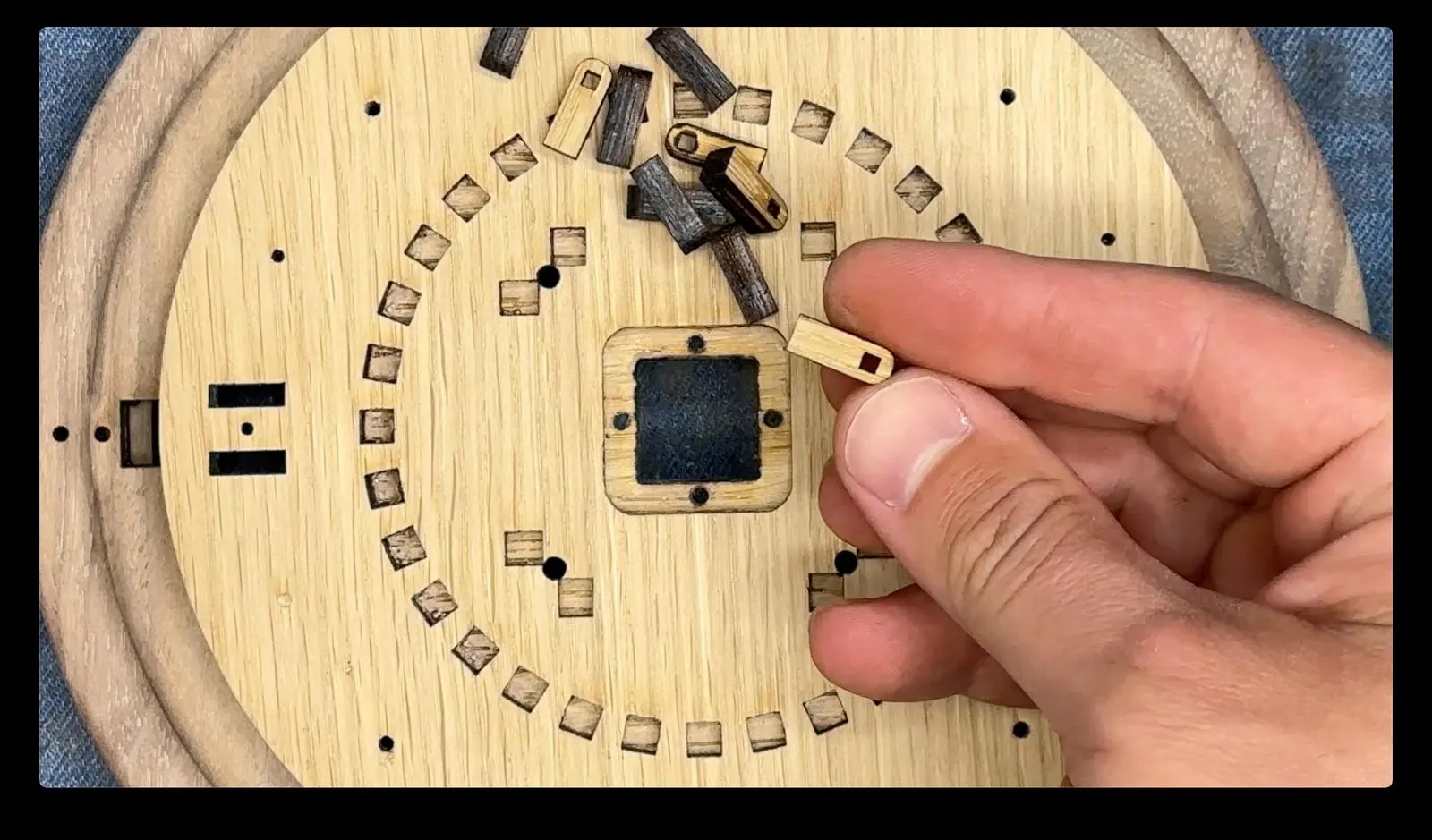 Wooden Reactor Simulator: installing the central charging module