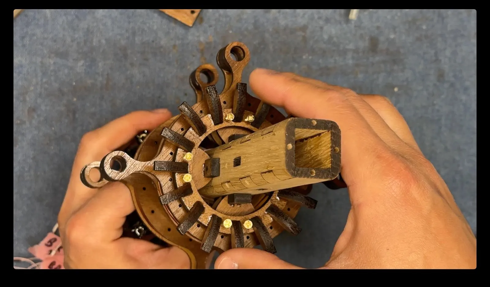 Wooden Reactor Simulator: assembling the filament supports
