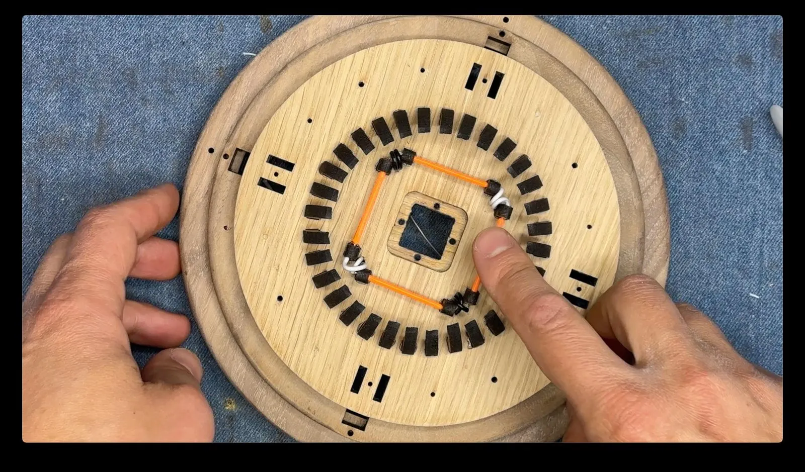 Wooden Reactor Simulator: lED rings and controller mounted to the base