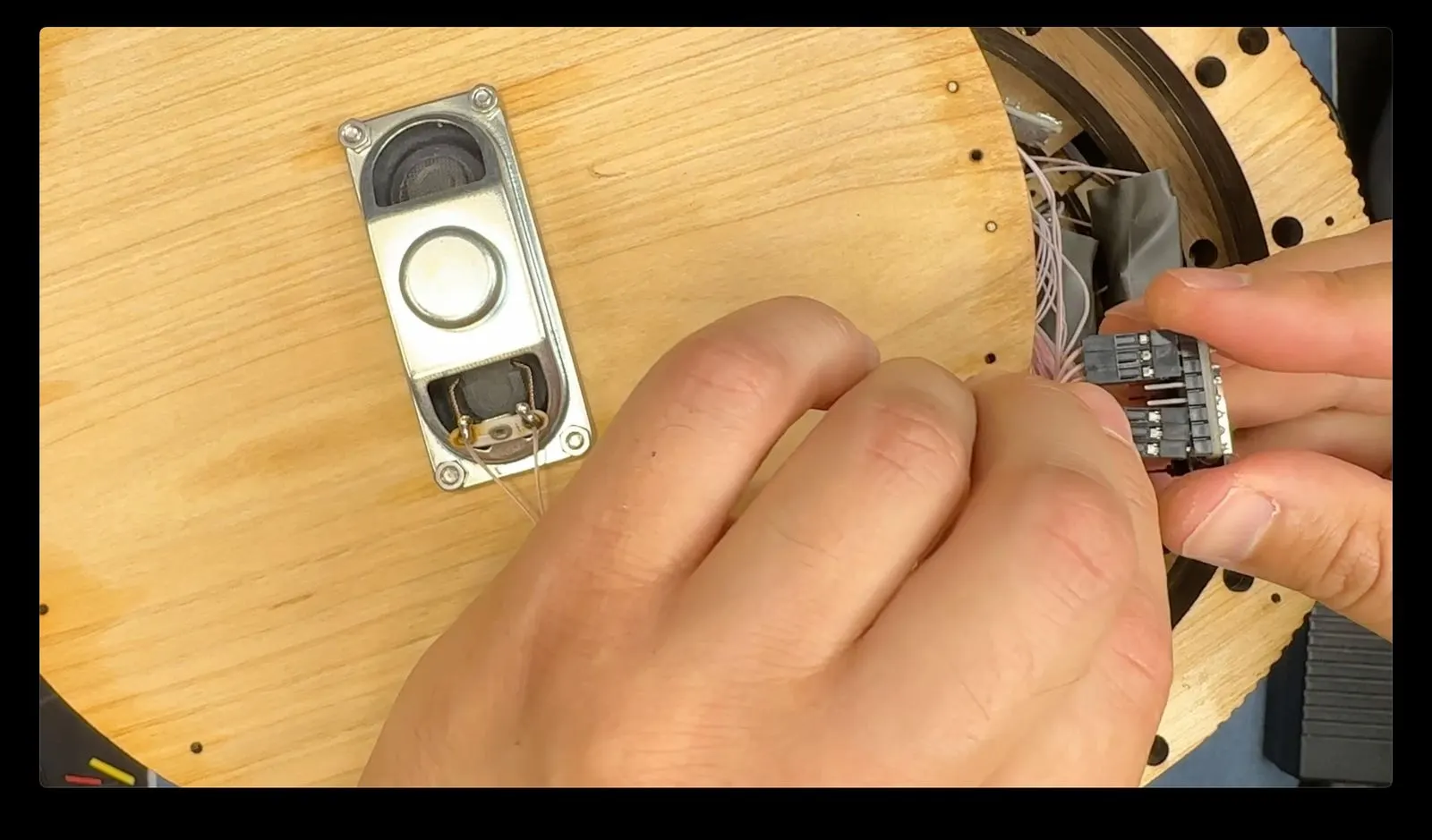 Wooden Reactor Simulator: uSB quick-charge module under test