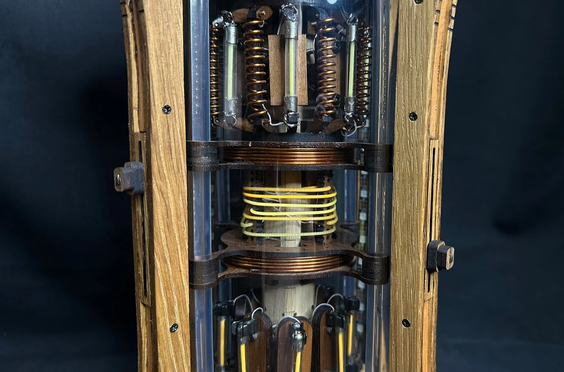 Wooden Reactor Simulator: central filament chamber in daylight