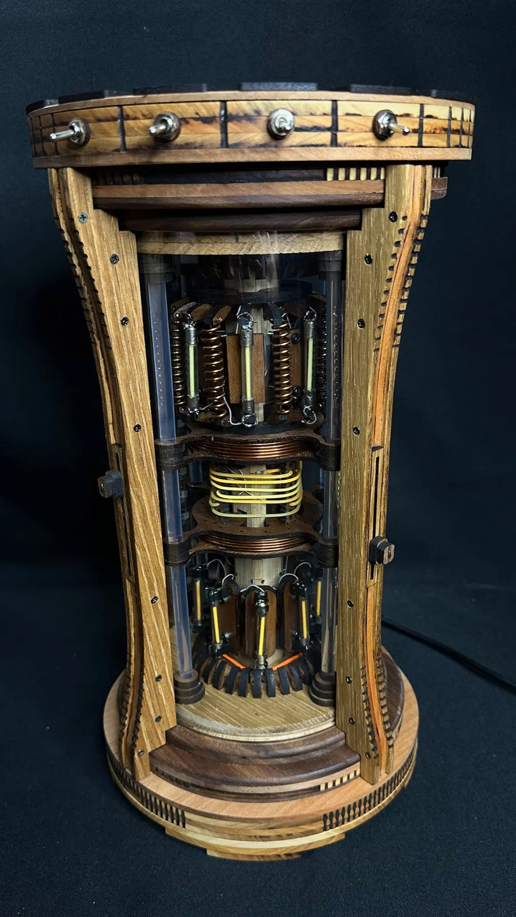 Wooden Reactor Simulator: full reactor shell before illumination