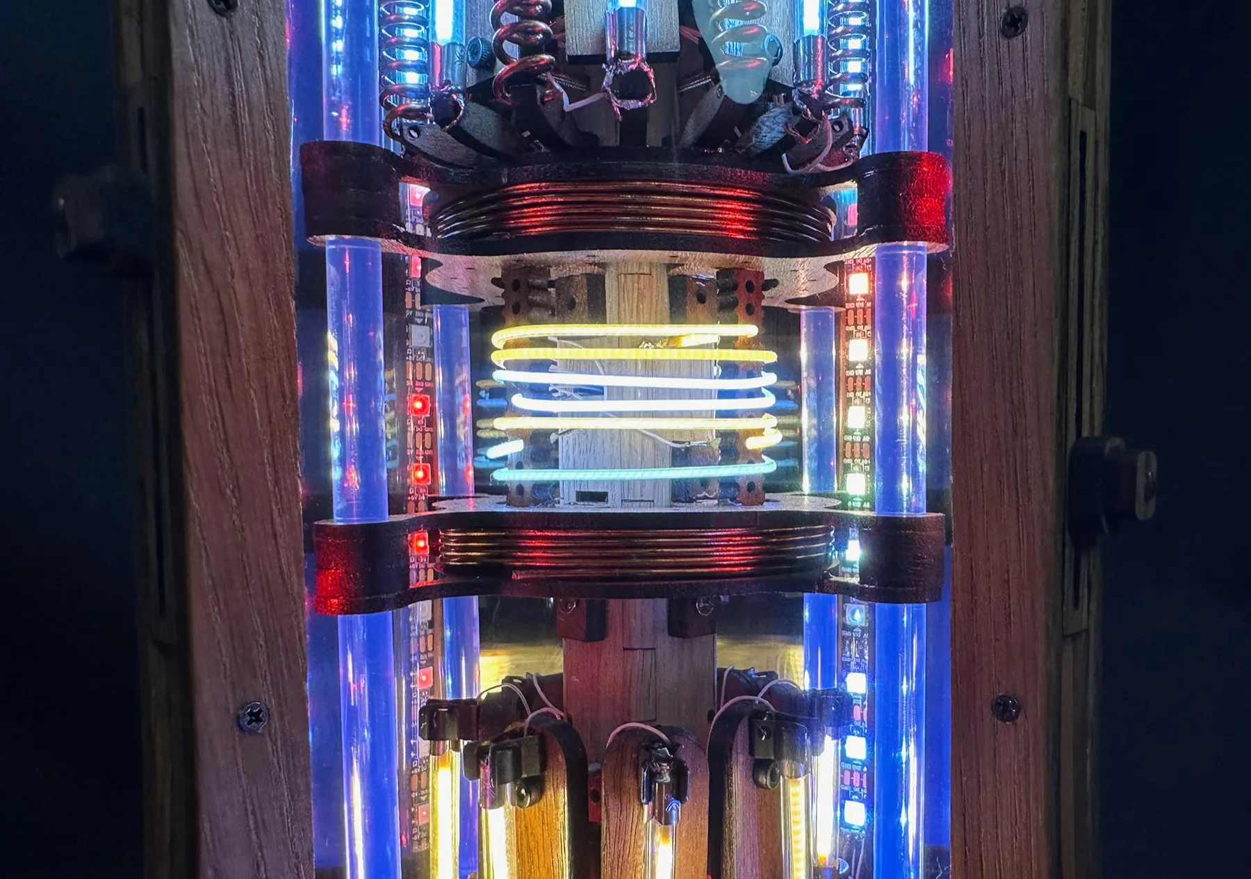 Wooden Reactor Simulator: optical-fibre and particle-light section