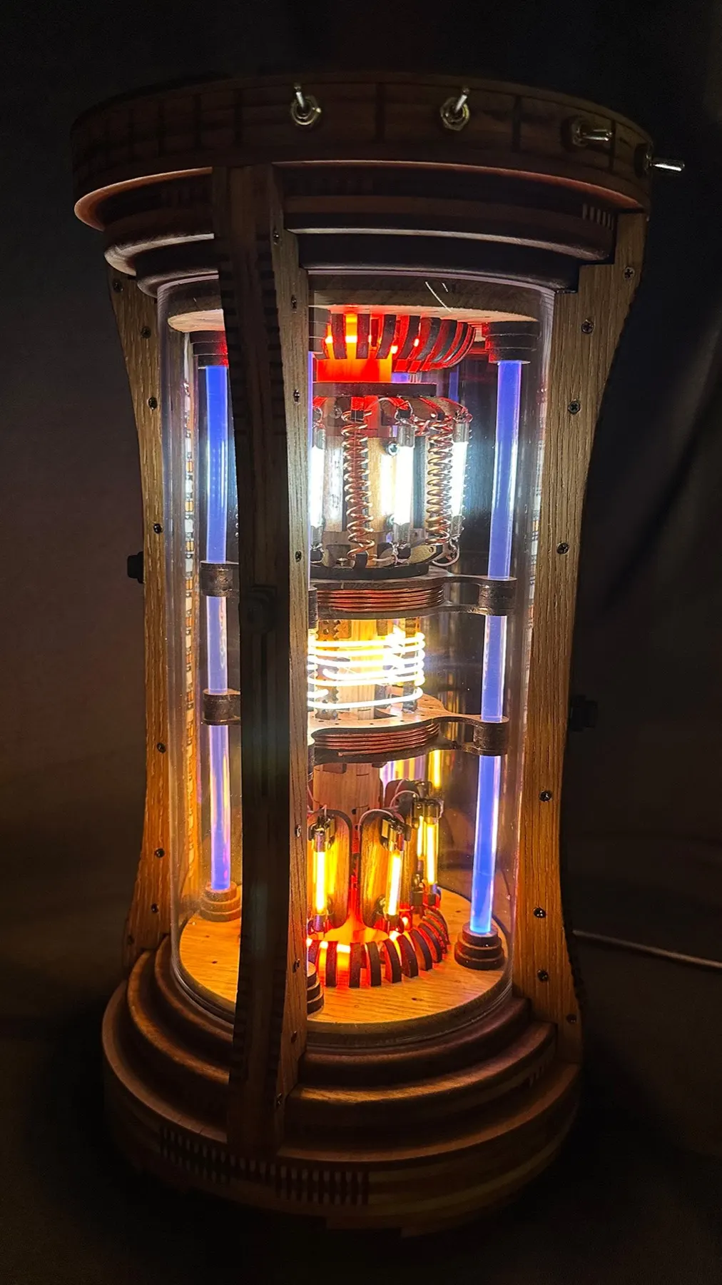 Wooden Reactor Simulator: warm orange operating sequence