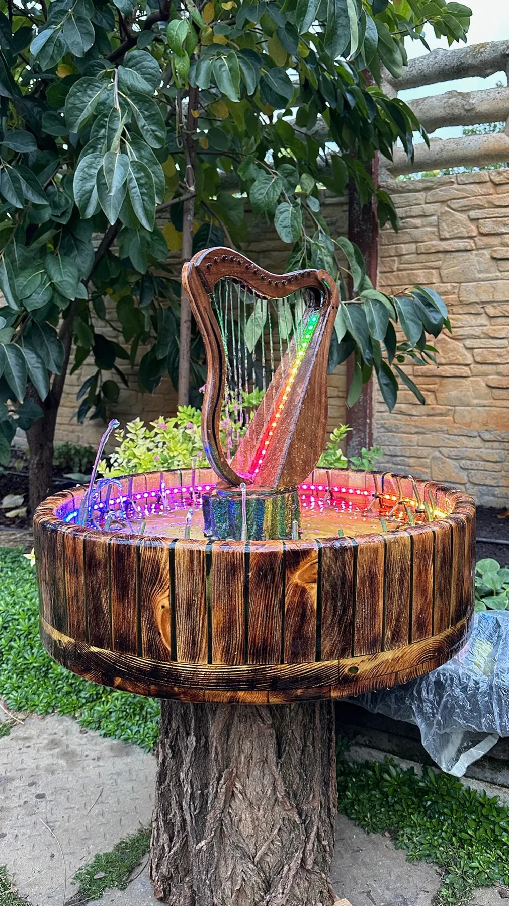 Animated Wooden Fountain: finished fountain in daylight