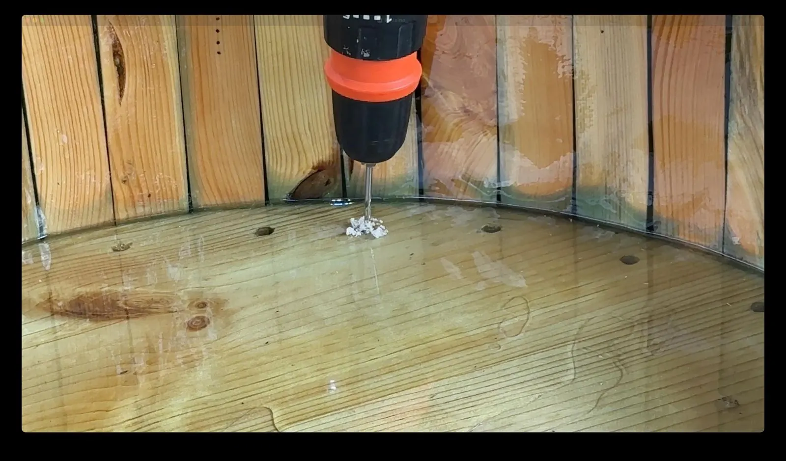 Animated Wooden Fountain: sealing the inside of the reservoir