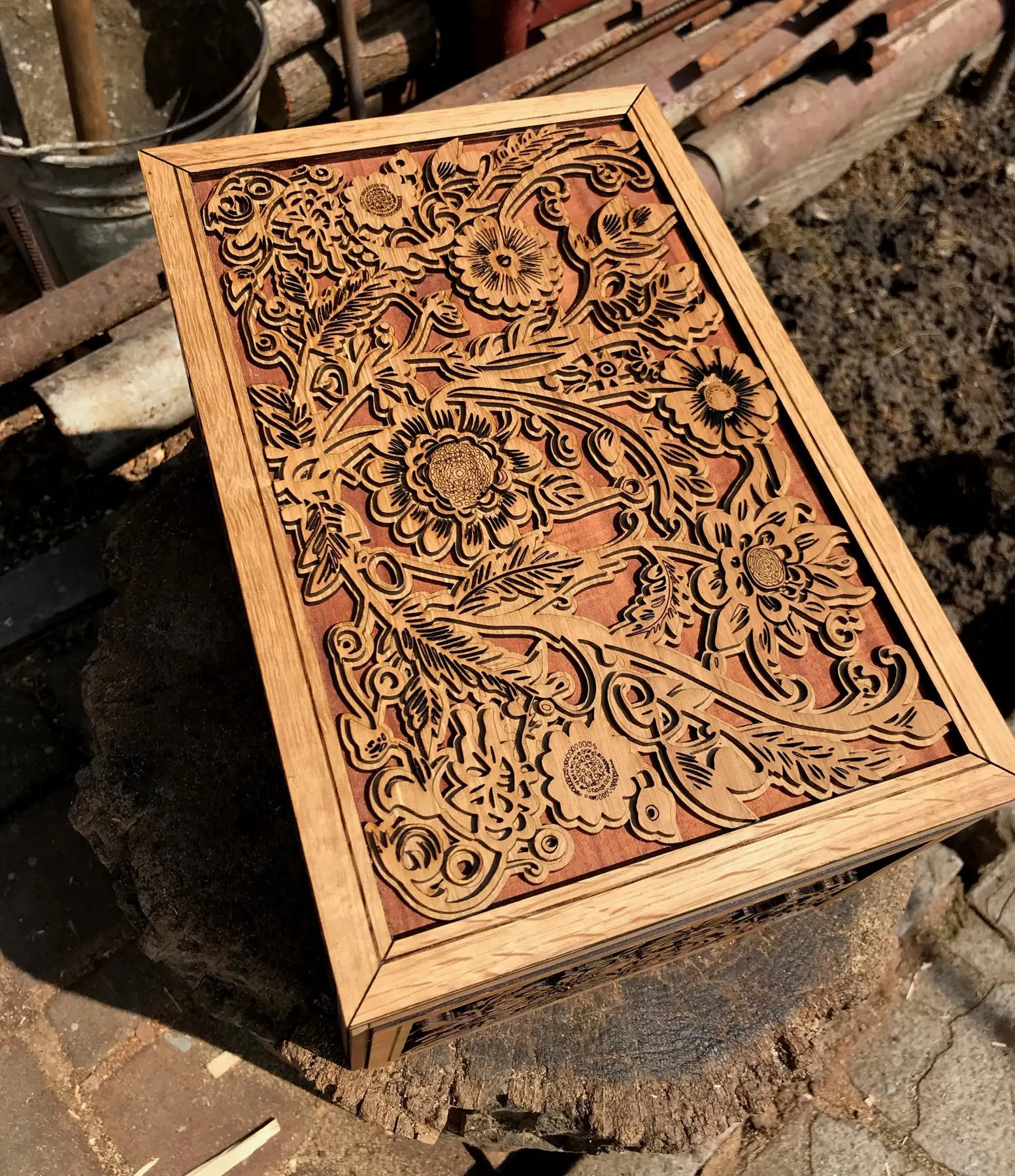 Big Floral Jewelry Box: laser-cut floral pattern across the lid